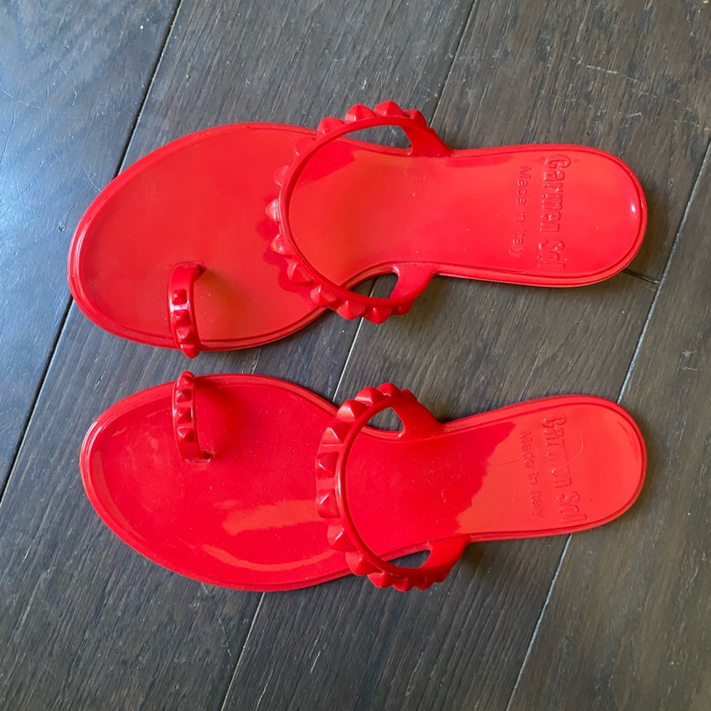Red Carmen Sol Maria flat jelly sandals size 8